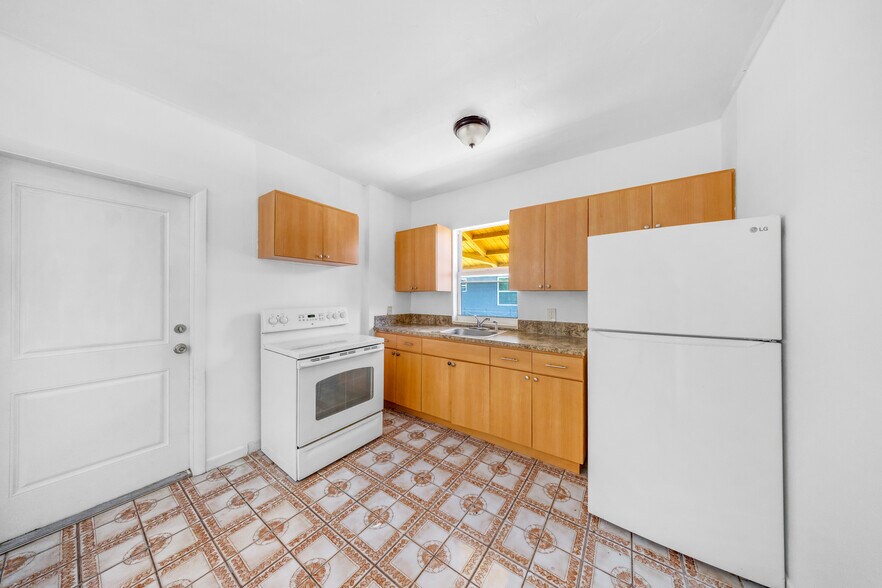 More Photos Of 840-858 NW 4th St, Miami Apartments For Sale
