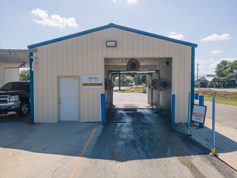 More Photos Of 1600 Washington Ave, Frankfort Specialty For Sale