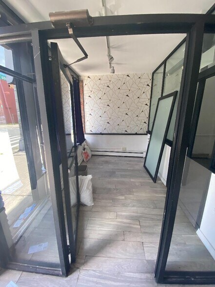 More Photos Of 223 Columbia St, Brooklyn Storefront Retail Residential For Lease