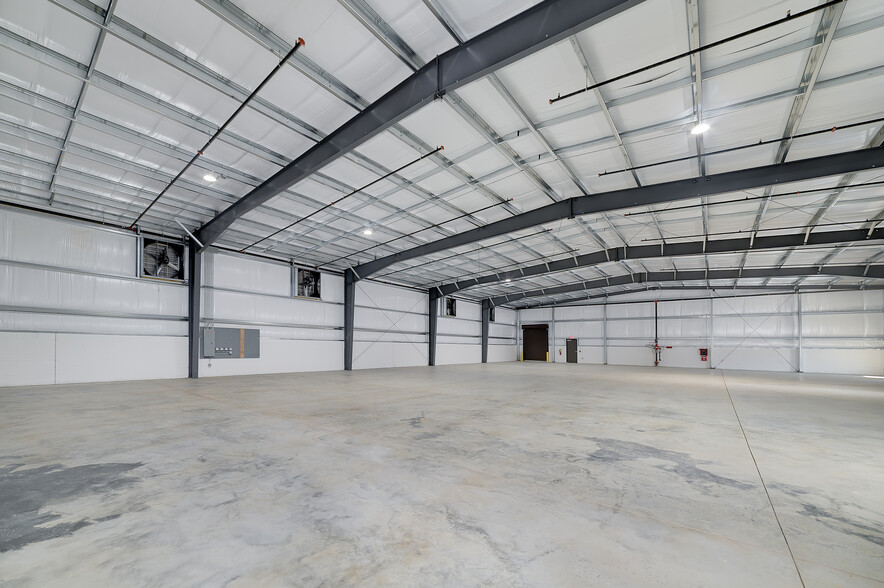 More Photos Of 200 Charles Ct, McDonough Warehouse For Lease