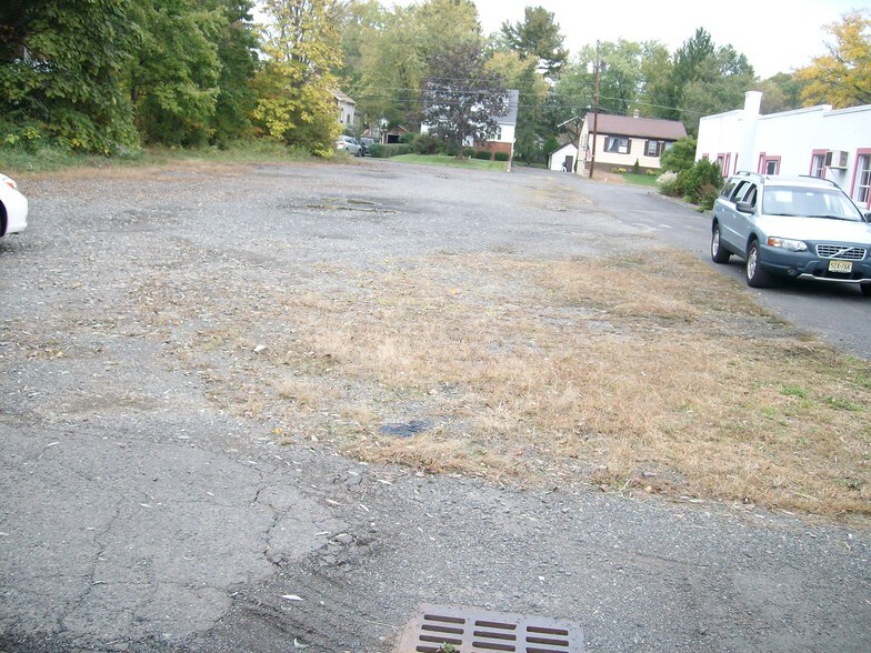 More Photos Of 1268 Valley Rd, Stirling Warehouse For Lease