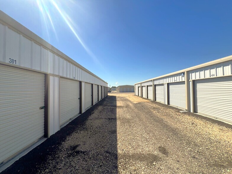 More Photos Of 8109 Us Highway 77, Sinton Self Storage For Sale