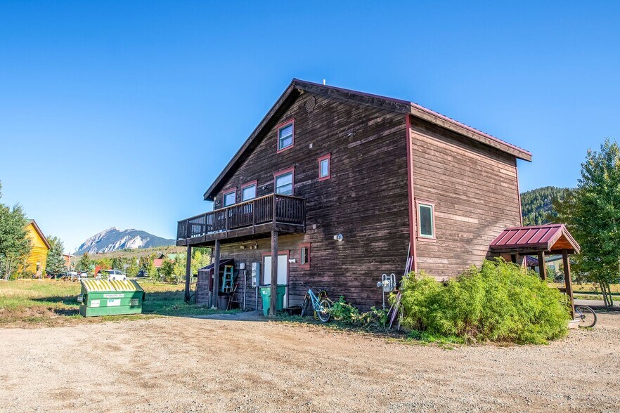 More Photos Of 81 Gillaspey Ave, Crested Butte General Retail For Sale