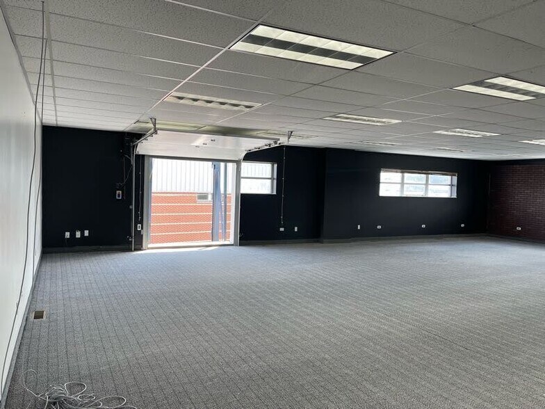 More Photos Of 25315 Kean St, Dearborn Light Distribution For Lease