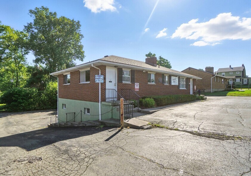 More Photos Of 5402-5404 N Main St, Dayton Office For Sale