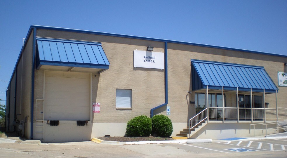 More Photos Of 3211-3227 E Avenue E, Arlington Distribution For Lease