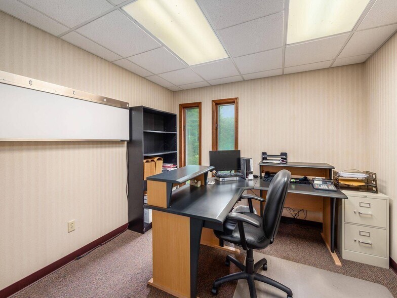 More Photos Of 4960 Middle Urbana Rd, Springfield Medical For Sale