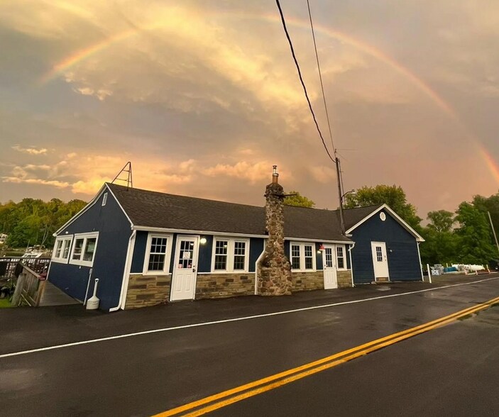 More Photos Of 8106 W Port Bay Rd, Wolcott Marina For Sale