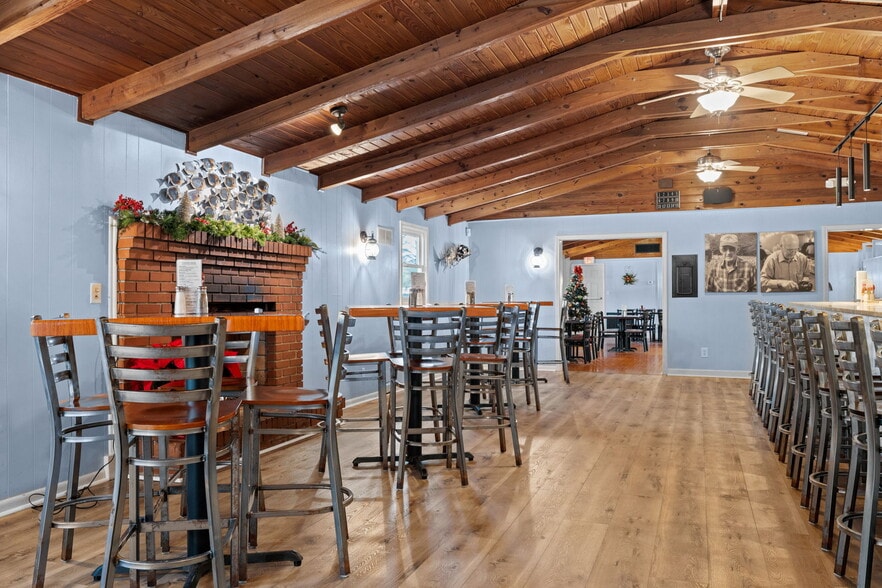 More Photos Of 2383 Hwy 58, Swansboro Restaurant For Sale