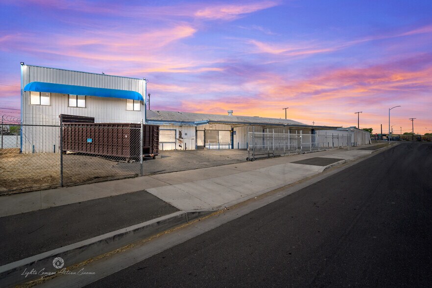 More Photos Of 200 E 19th St, Bakersfield Manufacturing For Sale