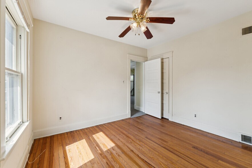 More Photos Of 12610 Larchmere Blvd, Cleveland General Retail For Sale