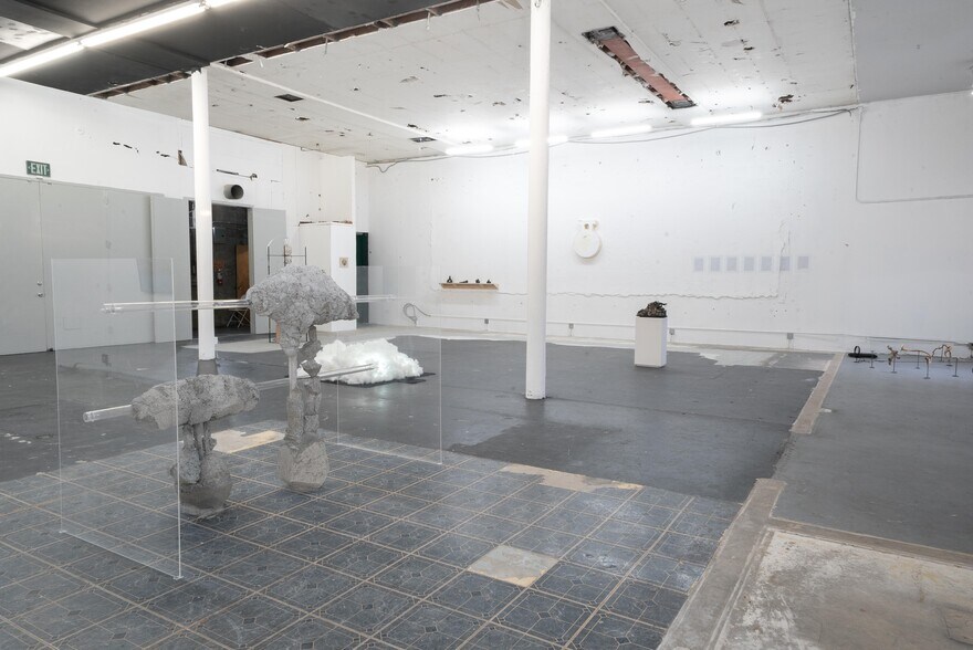 More Photos Of 520 N Western Ave, Los Angeles Storefront For Lease