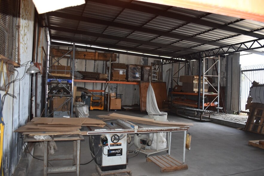 More Photos Of 8011 Beach St, Los Angeles Manufacturing For Sale