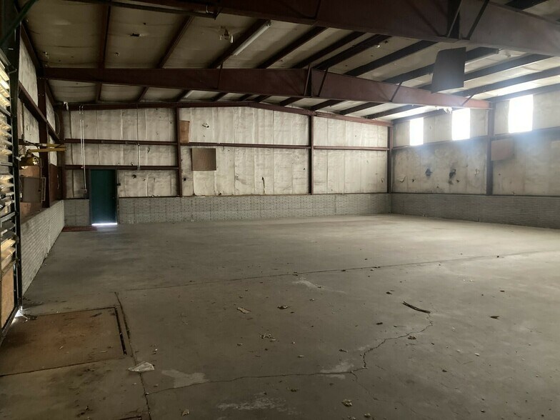 More Photos Of 678 Adams St, Abington Warehouse For Lease