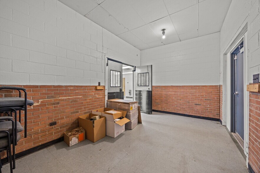 More Photos Of 201 4th St, Walnut Cove Office For Sale