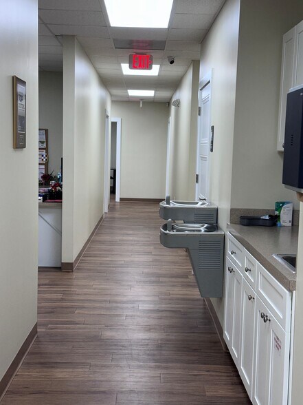 More Photos Of 3599 University Blvd S, Jacksonville Office For Sale