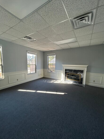 More Photos Of 1921 Capital Cir NE, Tallahassee Medical For Lease