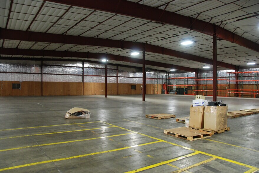 More Photos Of 377 Mccormick St, Saint Helena Warehouse For Lease