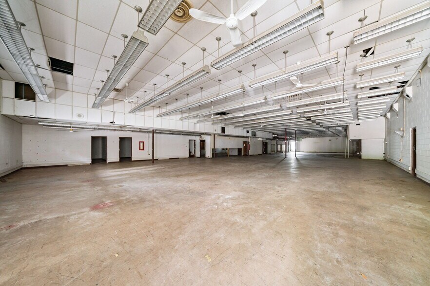 More Photos Of 7503 Harlow Dr, San Antonio Freestanding For Lease