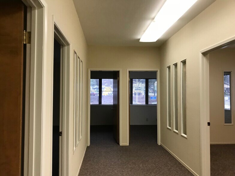 More Photos Of 11899 Edgewood Rd, Auburn Office For Lease