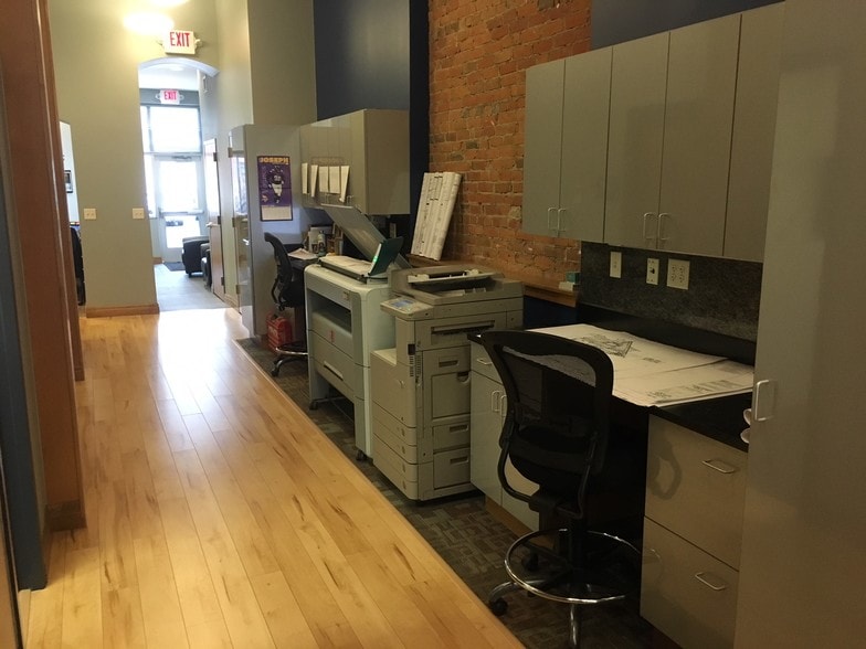 More Photos Of 327 N Riverfront Dr, Mankato Storefront Retail Residential For Sale