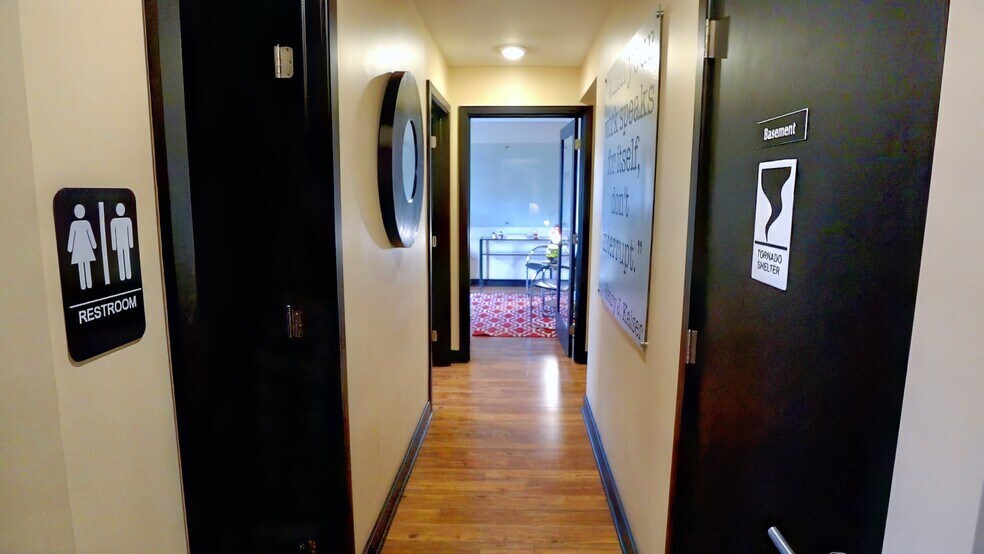 More Photos Of 710 E 64th St, Indianapolis Office For Lease