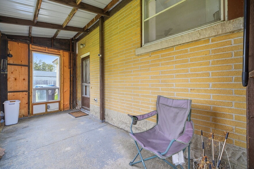 More Photos Of 4142 Stewarts Ln, Severn Flex For Sale