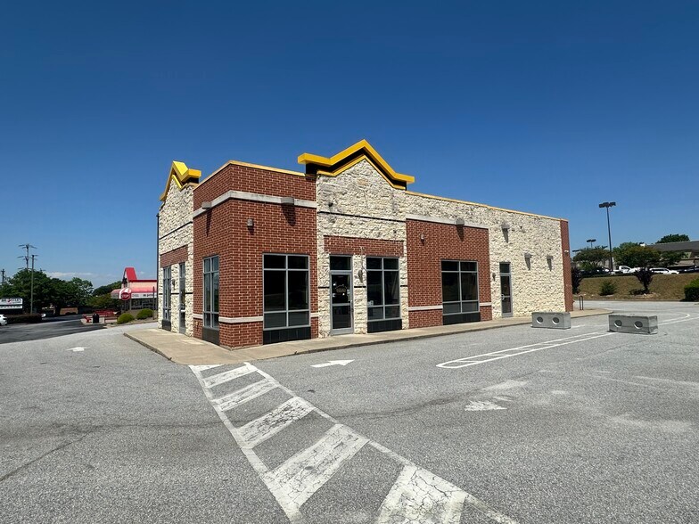 Primary Photo Of 211 Pelham Rd, Greenville Freestanding For Sale