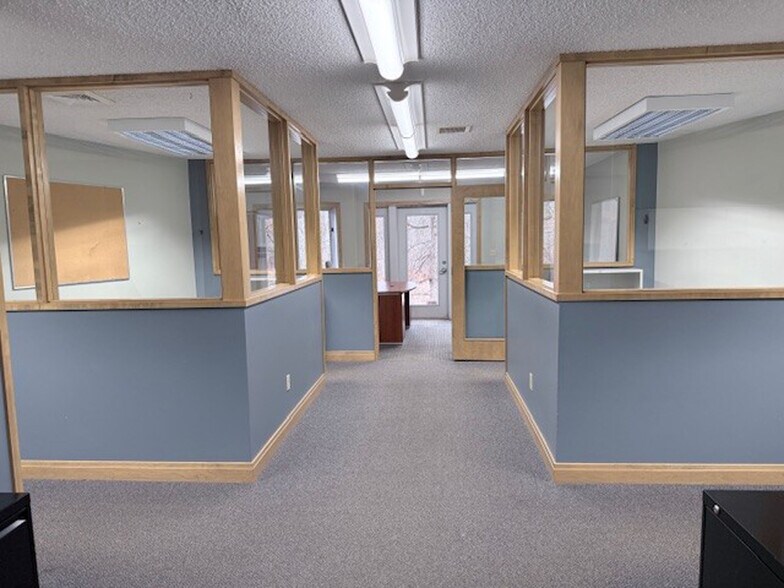 More Photos Of 13800 E Michigan Ave, Galesburg Office For Lease