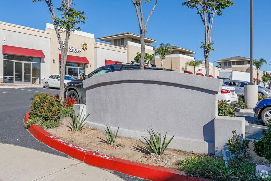 More Photos Of 2364 Roll Dr, San Diego Unknown For Lease