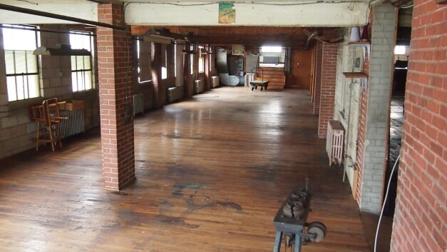 More Photos Of 324-326 Washington St, Walnutport Office For Sale