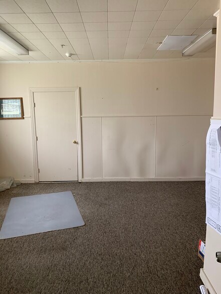 More Photos Of 33 Kenton Lands Rd, Erlanger Warehouse For Lease