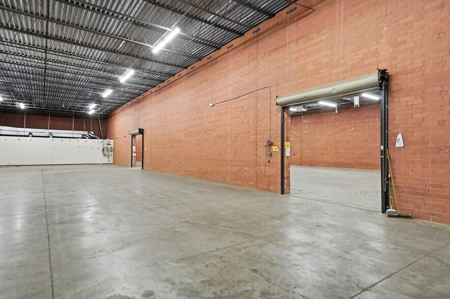 More Photos Of 10605 Southern Loop Blvd, Pineville Warehouse For Lease