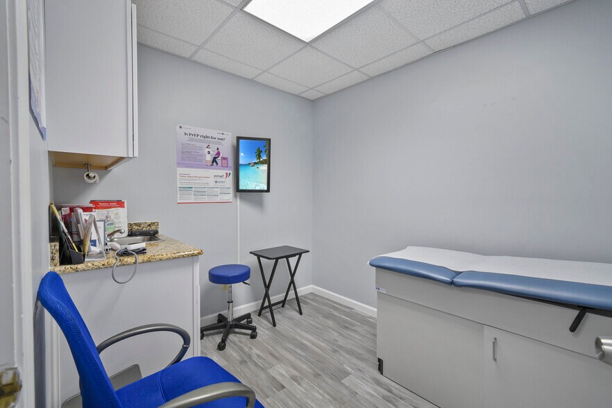 More Photos Of , Jacksonville Office For Sale