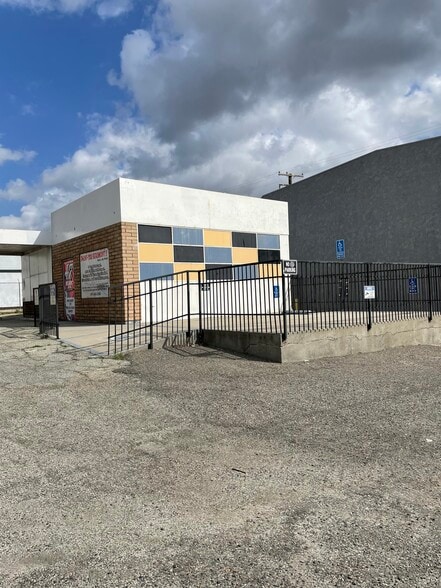 More Photos Of 125 E 6th St, Beaumont Auto Repair For Sale