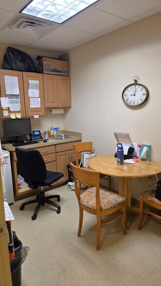 More Photos Of 760 Main St S, Southbury Storefront Retail Office For Sale