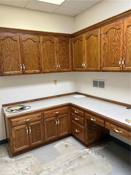 More Photos Of , Trimble Office For Sale