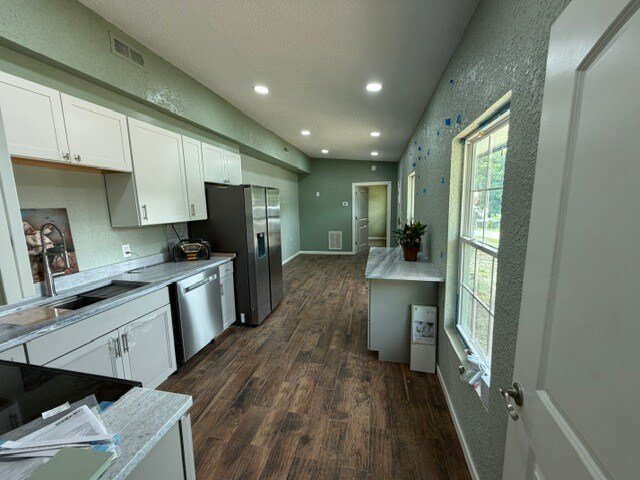 More Photos Of 68 Circle Dr, Marion Light Manufacturing For Sale