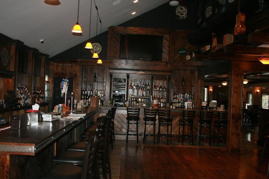 More Photos Of 130 Mount Pleasant Rd, Newtown Restaurant For Sale