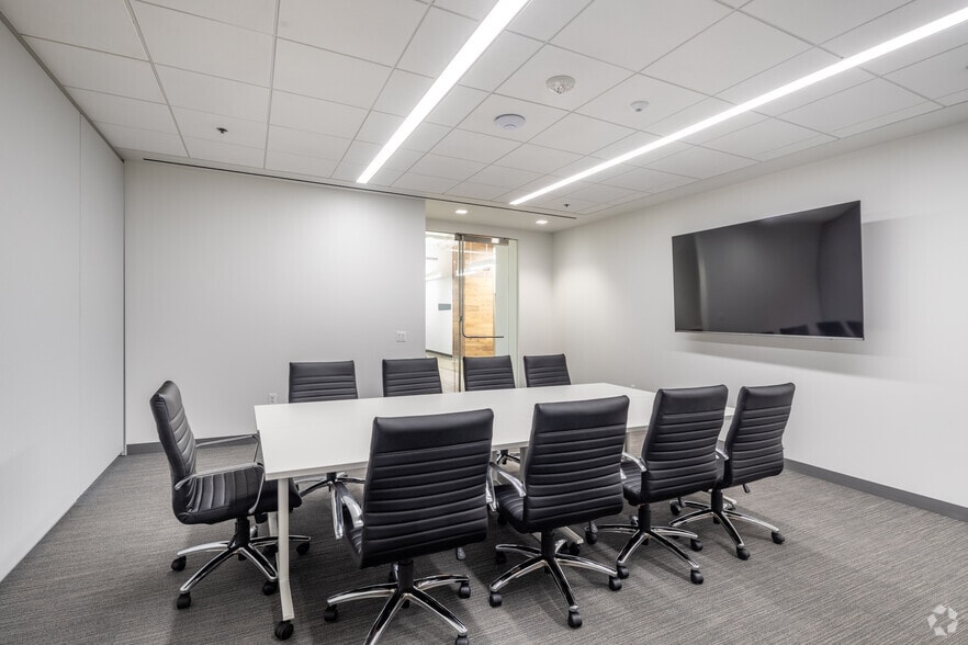 More Photos Of 8455 Colesville Rd, Silver Spring Office For Sale