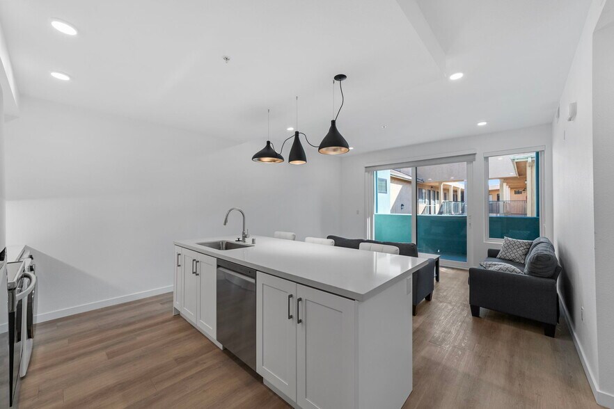 More Photos Of 4015 Richmond St, San Diego Apartments For Sale