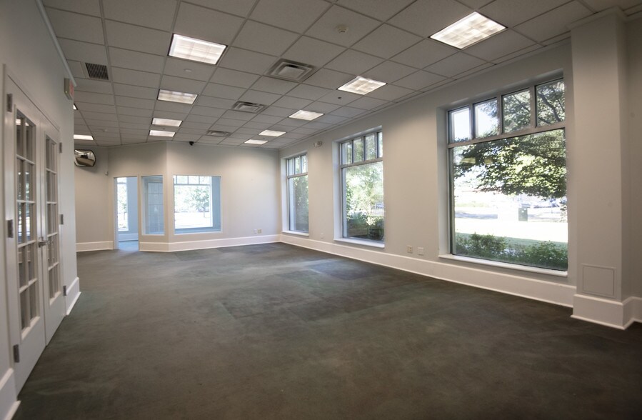 More Photos Of 110 Marcus Blvd, Hauppauge Office For Lease