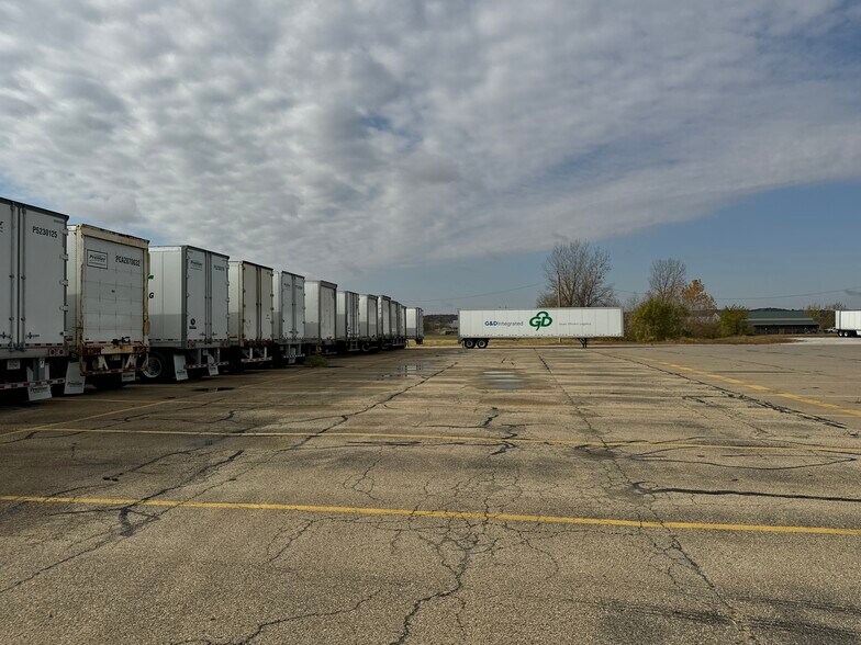 More Photos Of 2314 Wilkins Dr, Chillicothe Warehouse For Lease