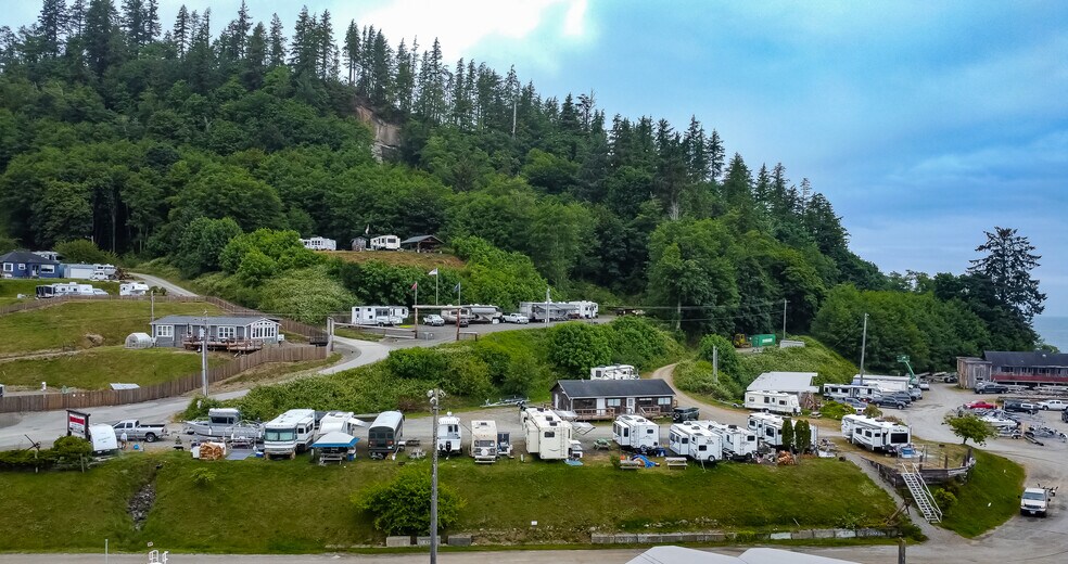 More Photos Of 444 Front St, Sekiu Hotel For Sale