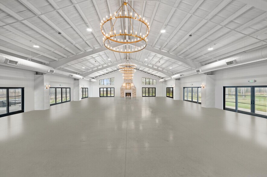 More Photos Of 6644 TX-61, Anahuac Theater Concert Hall For Sale