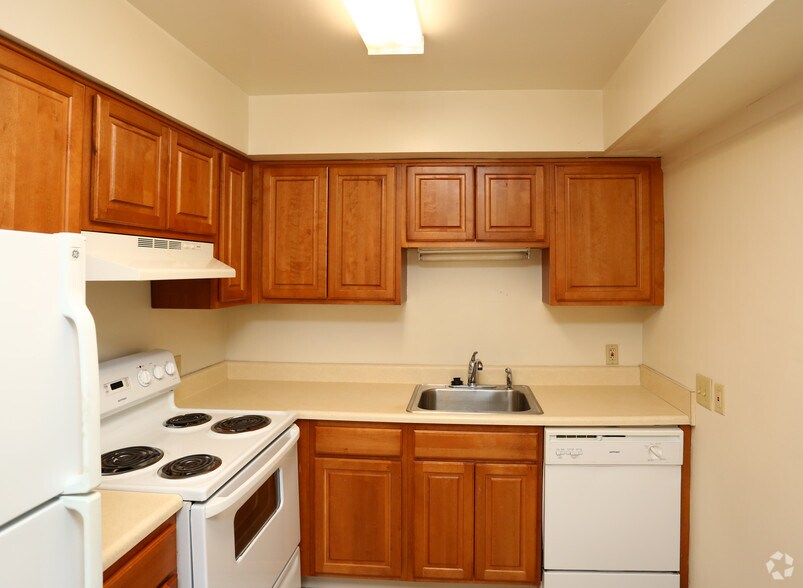 More Photos Of 34 W Montgomery Ave, Ardmore Apartments For Lease