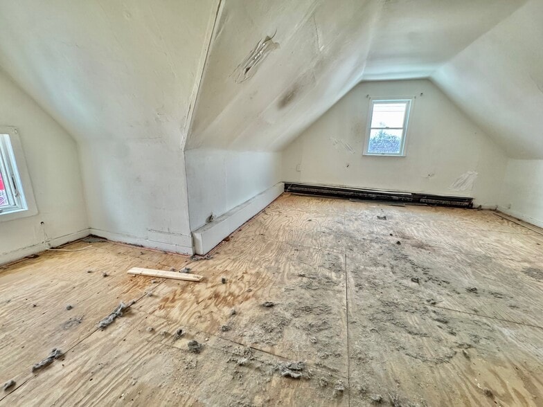 More Photos Of 622 Broadway, Amityville General Retail For Sale