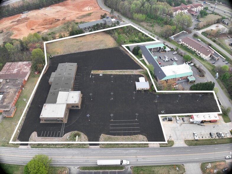 Primary Photo Of 1244 Garner Bagnal Blvd, Statesville Showroom For Lease