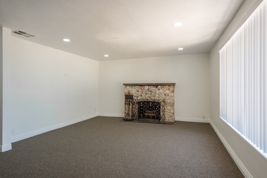 More Photos Of 509 S 6th St, Las Vegas Office For Lease