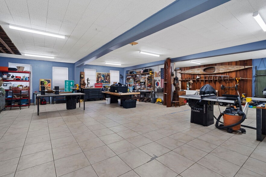 More Photos Of 4720 Avenue O 1/2, Galveston Showroom For Sale